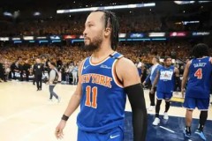 火箭队核心斯通交易待定，乌度卡调整战术重练控卫阵容应对范乔丹缺席